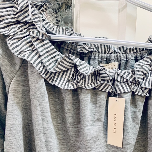 Sophie Rue- Off the shoulder crop top. - Picture 2 of 4